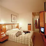 Am Rathaus 3*
